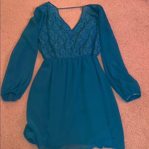 Dress - Picture 6 of 7